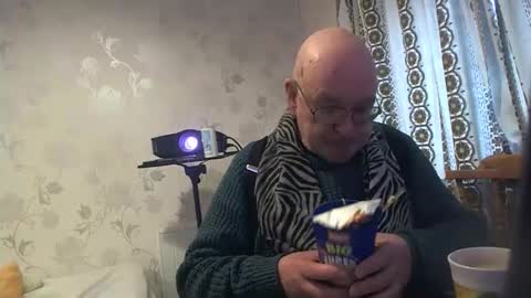 mature online show from November 27, 2025, 10:39 am