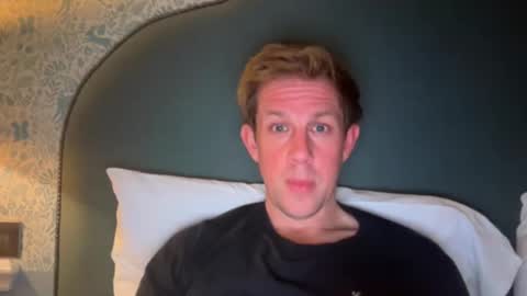 Snapshot of hertm999 chatting on October 14, 2025, 9:37 pm oxfordplaymate online show from October 14, 2025, 9:37 pm