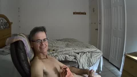 Snapshot of hewes1 chatting on December 8, 2024, 10:30 am hewes1 online show from December 8, 2024, 10:30 am