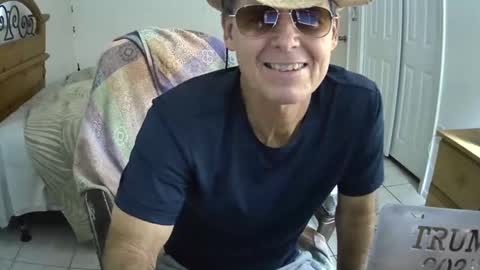 Snapshot of hewes1 chatting on January 20, 2025, 7:46 pm hewes1 online show from January 20, 2025, 7:46 pm