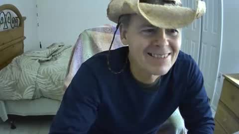 Snapshot of hewes1 chatting on January 22, 2025, 10:37 pm hewes1 online show from January 22, 2025, 10:37 pm