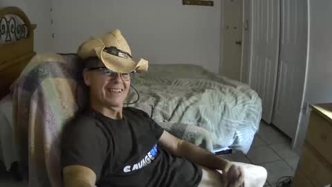 Snapshot of hewes1 chatting on January 23, 2025, 10:54 am hewes1 online show from January 23, 2025, 10:54 am