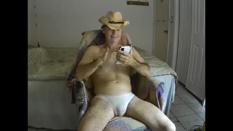 Snapshot of hewes1 chatting on February 8, 2025, 8:42 am hewes1 online show from February 8, 2025, 8:42 am