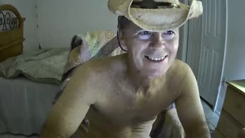 Snapshot of hewes1 chatting on February 11, 2025, 9:42 am hewes1 online show from February 11, 2025, 9:42 am