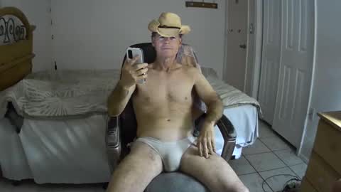 Snapshot of hewes1 chatting on February 14, 2025, 9:13 am hewes1 online show from February 14, 2025, 9:13 am