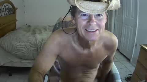 Snapshot of hewes1 chatting on February 24, 2025, 9:32 am hewes1 online show from February 24, 2025, 9:32 am