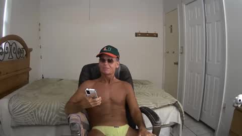 Snapshot of hewes1 chatting on September 8, 2025, 7:24 pm hewes1 online show from September 8, 2025, 7:24 pm