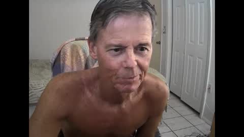 Snapshot of hewes1 chatting on October 5, 2025, 6:06 pm hewes1 online show from October 5, 2025, 6:06 pm