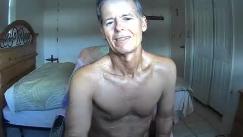Snapshot of hewes1 chatting on December 22, 2025, 6:38 pm hewes1 online show from December 22, 2025, 6:38 pm