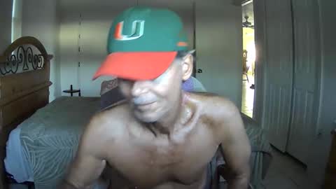 Snapshot of hewes1 chatting on January 8, 2026, 10:01 pm hewes1 online show from January 8, 2026, 10:01 pm