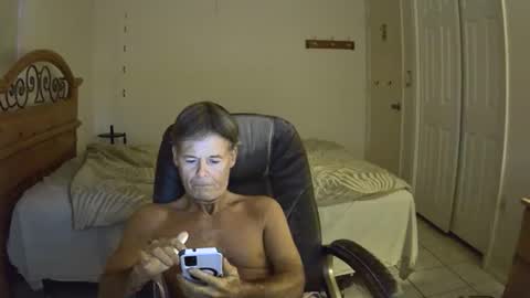 Snapshot of hewes1 chatting on January 13, 2026, 12:10 pm hewes1 online show from January 13, 2026, 12:10 pm