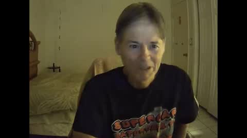 Snapshot of hewes1 chatting on February 4, 2026, 6:52 am hewes1 online show from February 4, 2026, 6:52 am