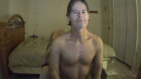 Snapshot of hewes1 chatting on February 10, 2026, 7:01 am hewes1 online show from February 10, 2026, 7:01 am