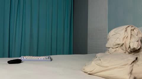 Snapshot of hey_arnold chatting on November 23, 2025, 5:24 pm Arnold online show from November 23, 2025, 5:24 pm