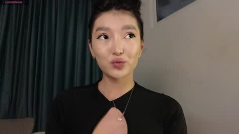 Snapshot of hey_herbal chatting on April 27, 2026, 2:59 pm Audrey online show from April 27, 2026, 2:59 pm