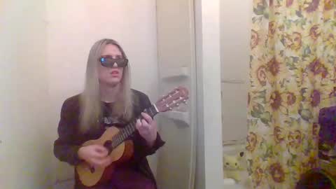 hey_mikky online show from February 12, 2025, 11:41 pm