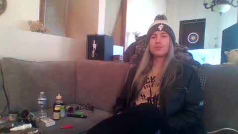 hey_mikky online show from October 27, 2025, 6:01 pm