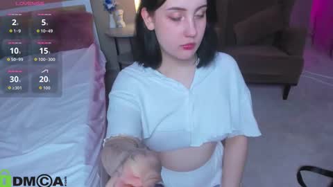 Snapshot of hey_tessa chatting on November 22, 2025, 11:31 am Tessa online show from November 22, 2025, 11:31 am