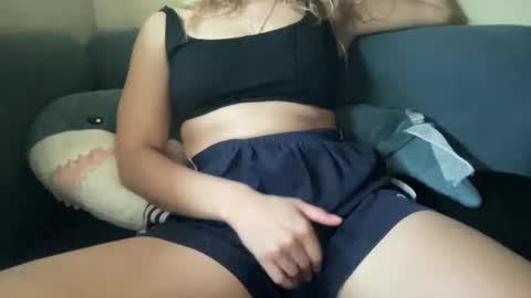 Blue  online show from December 1, 2025, 8:03 pm