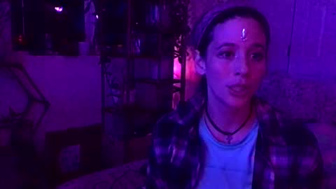 FlexieFae online show from December 5, 2024, 7:27 am