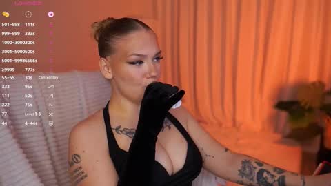 heynoirsam online show from March 28, 2026, 6:13 am