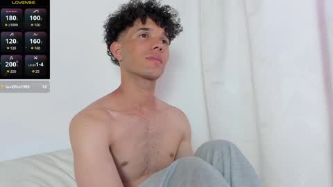 Snapshot of hghilltop chatting on December 23, 2024, 9:18 pm Harry Gaylord Hilltop INDEPENDENT MODEL online show from December 23, 2024, 9:18 pm