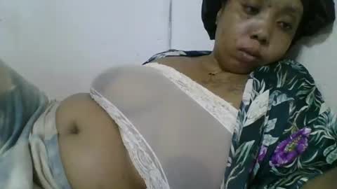 Snapshot of hheritinaa chatting on November 24, 2025, 8:25 am hheritinaa online show from November 24, 2025, 8:25 am