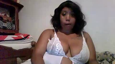 Snapshot of hheritinaa chatting on December 15, 2025, 12:09 pm hheritinaa online show from December 15, 2025, 12:09 pm