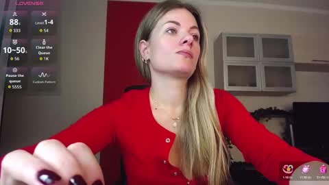 Lina online show from November 12, 2025, 6:36 am