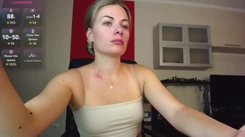 Lina online show from February 23, 2026, 8:55 am