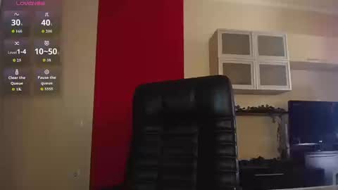 Snapshot of hi_bye_ chatting on March 13, 2026, 7:37 am Lina online show from March 13, 2026, 7:37 am