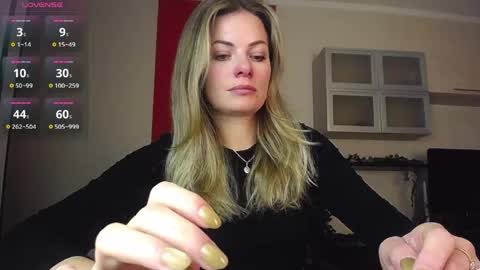 Snapshot of hi_bye_ chatting on March 19, 2026, 9:57 am Lina online show from March 19, 2026, 9:57 am