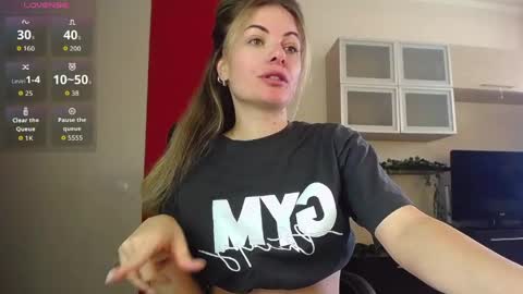 Lina online show from May 14, 2026, 9:38 am
