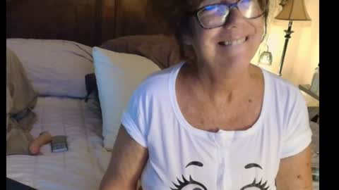 Snapshot of hidden_gold_milf chatting on July 14, 2026, 2:05 am hidden_gold_milf online show from July 14, 2026, 2:05 am