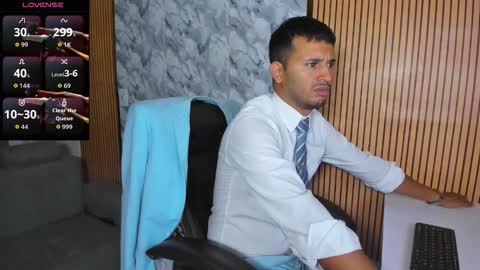 Snapshot of hiddenoffice chatting on November 21, 2025, 10:58 am George online show from November 21, 2025, 10:58 am