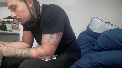 Snapshot of hihello400 chatting on November 23, 2025, 11:37 pm hihello400 online show from November 23, 2025, 11:37 pm