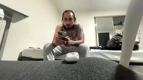 Snapshot of hihello400 chatting on November 25, 2025, 12:32 am hihello400 online show from November 25, 2025, 12:32 am