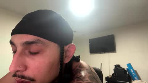 Snapshot of hihello400 chatting on December 17, 2025, 7:58 am hihello400 online show from December 17, 2025, 7:58 am