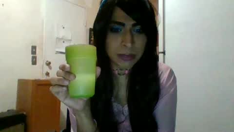 Snapshot of hihheelstranny chatting on December 28, 2024, 8:26 am hihheelstranny online show from December 28, 2024, 8:26 am