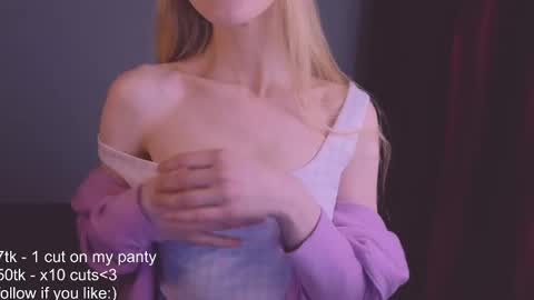 Chloe online show from January 21, 2025, 6:23 pm