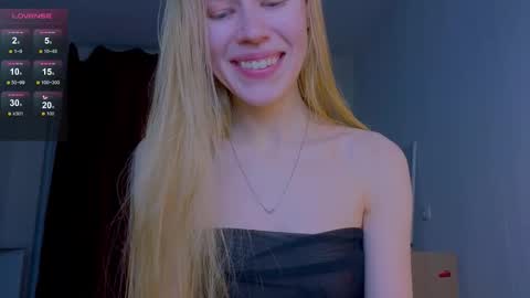 Chloe online show from November 8, 2025, 12:00 am