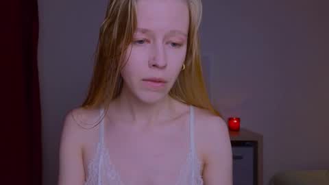 Chloe online show from November 17, 2025, 12:16 am