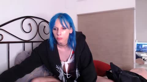 Snapshot of hika_ chatting on July 26, 2026, 7:43 pm hi im Hika online show from July 26, 2026, 7:43 pm