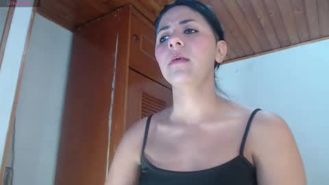 Snapshot of hilari18 chatting on November 30, 2025, 3:27 pm hilaril18 online show from November 30, 2025, 3:27 pm