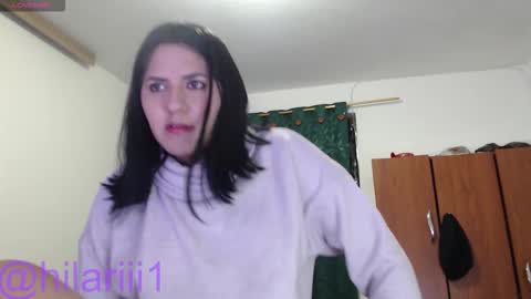 hilaril18 online show from March 12, 2026, 9:43 pm