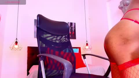 Snapshot of hilary_banks1 chatting on June 25, 2026, 5:45 am hilary banks online show from June 25, 2026, 5:45 am