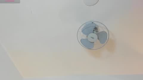 hilary_tailor online show from January 16, 2026, 5:50 pm