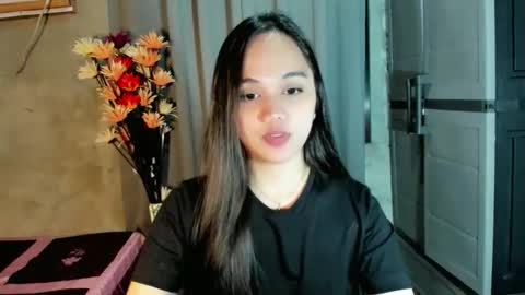 hilarymolly online show from February 12, 2026, 11:49 am