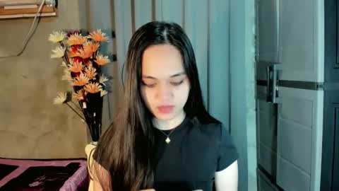 hilarymolly online show from March 8, 2026, 1:58 am