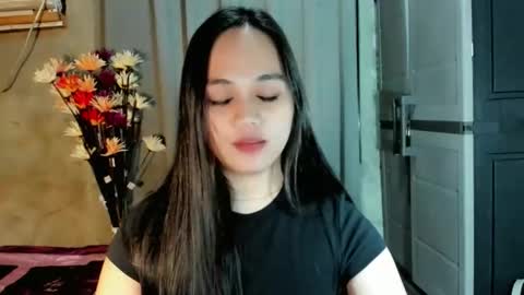 hilarymolly online show from March 28, 2026, 6:24 am